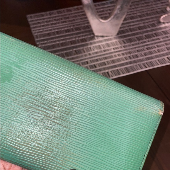 Green Louis Vuitton Wallet - Picture 9 of 13